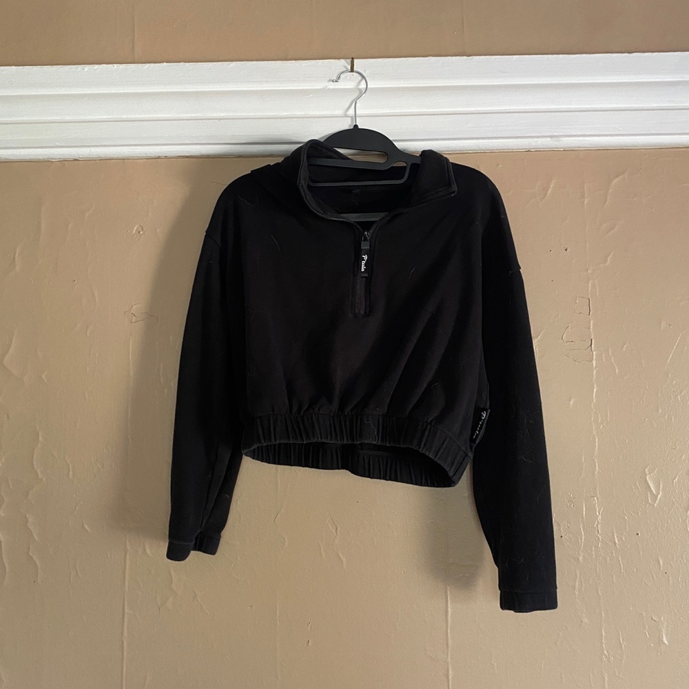 Black crop top sweatshirt